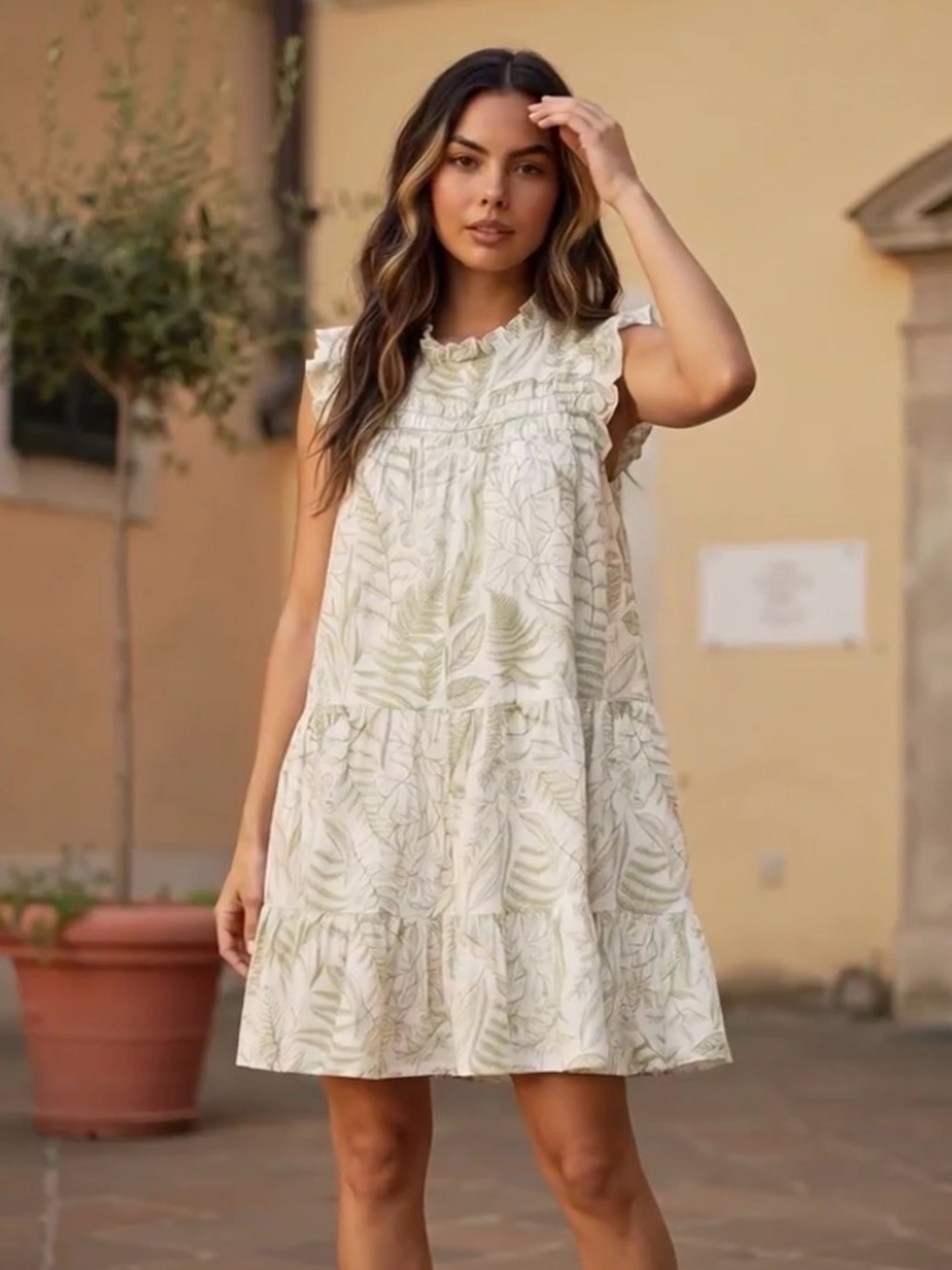 NWT Aura Women’s Smocked Tiered Tropical Floral Print Ruffled Mini Dress